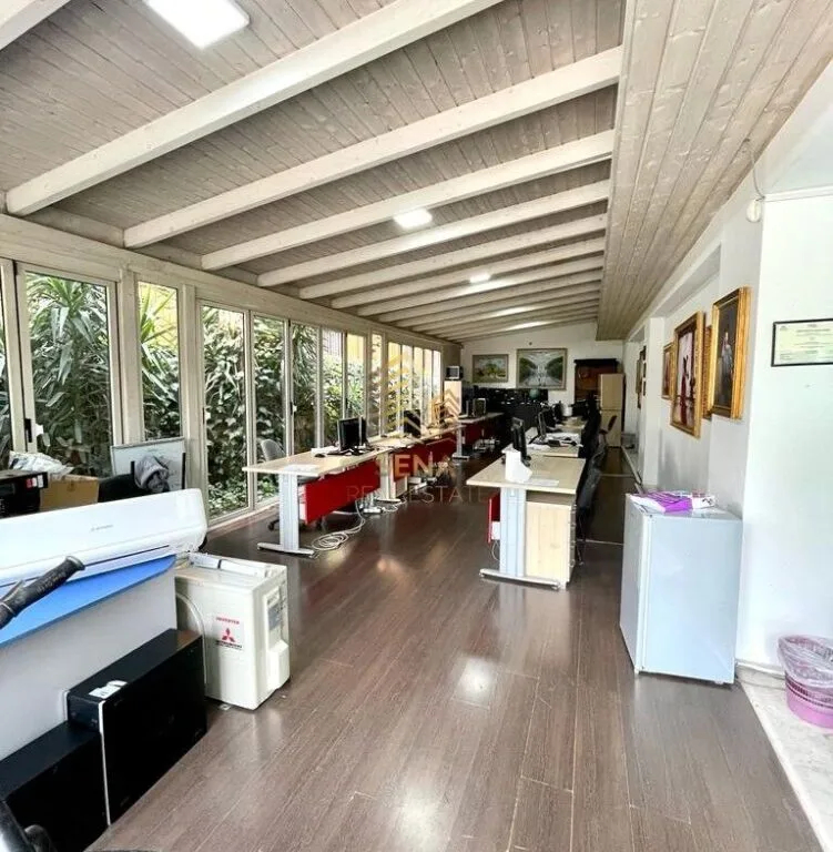 Shitet Ambient Biznesi Njesi 217m² • 3000 Euro/m², Rruga e Elbasanit, 651,000 Euro 5