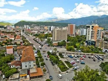 Shitet Truall ne Qender te Pikes Turistike GJINAR, Elbasan ID(4191045) 12