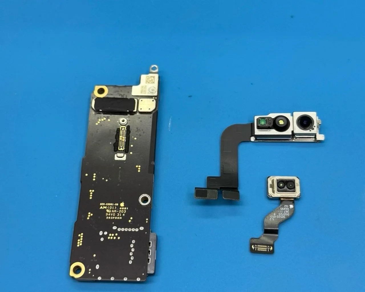 Qark iPhone 15 Pro Max me face ID