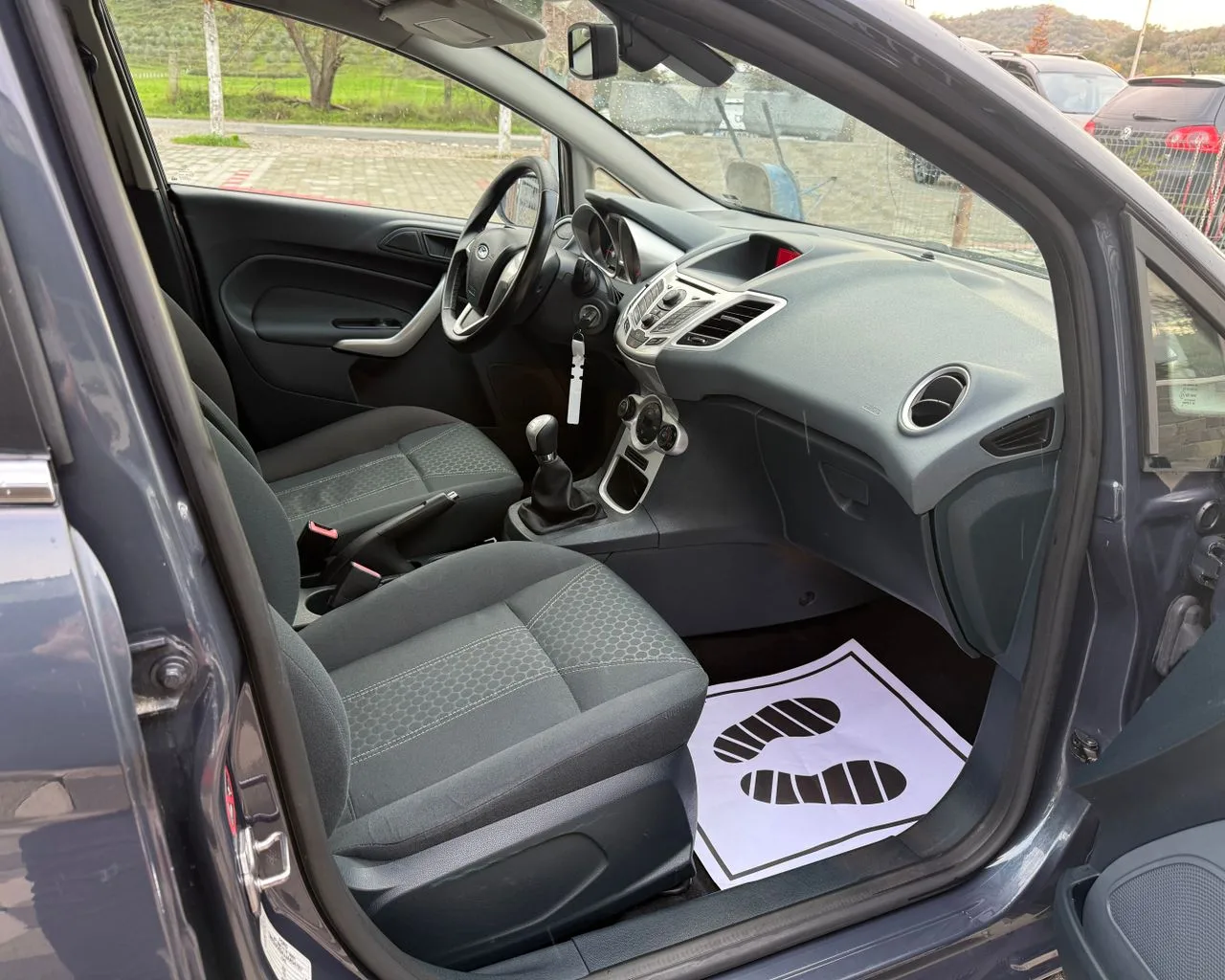 DISKUTUSHEM SHITET FORD FIESTA 1.6 NAFTE MANUAL VITI 2011 8