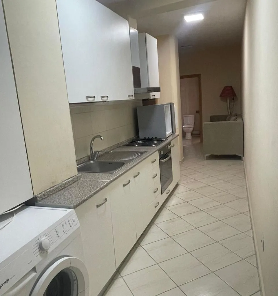 JEPET ME QERA GARSONIERE VOLLGA, DURRES