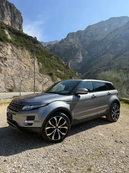 Tirane, shes SUV RANGE ROVER EVOQUE 2.0 Benzin, gri e erret automatik Klima 162.000 km