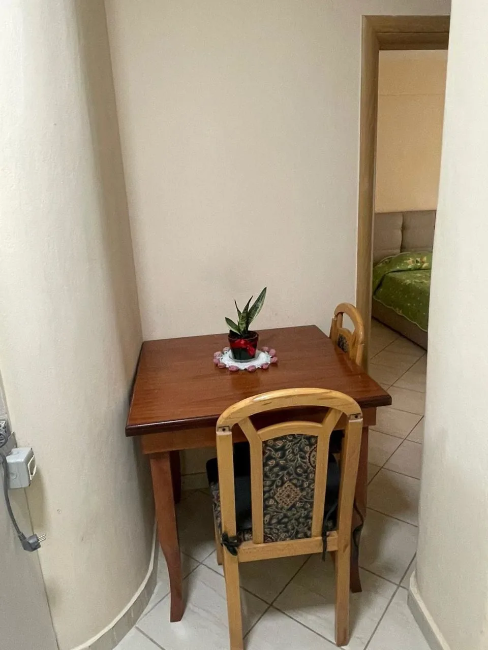 JEPET ME QERA GARSONIERE VOLLGA, DURRES 17