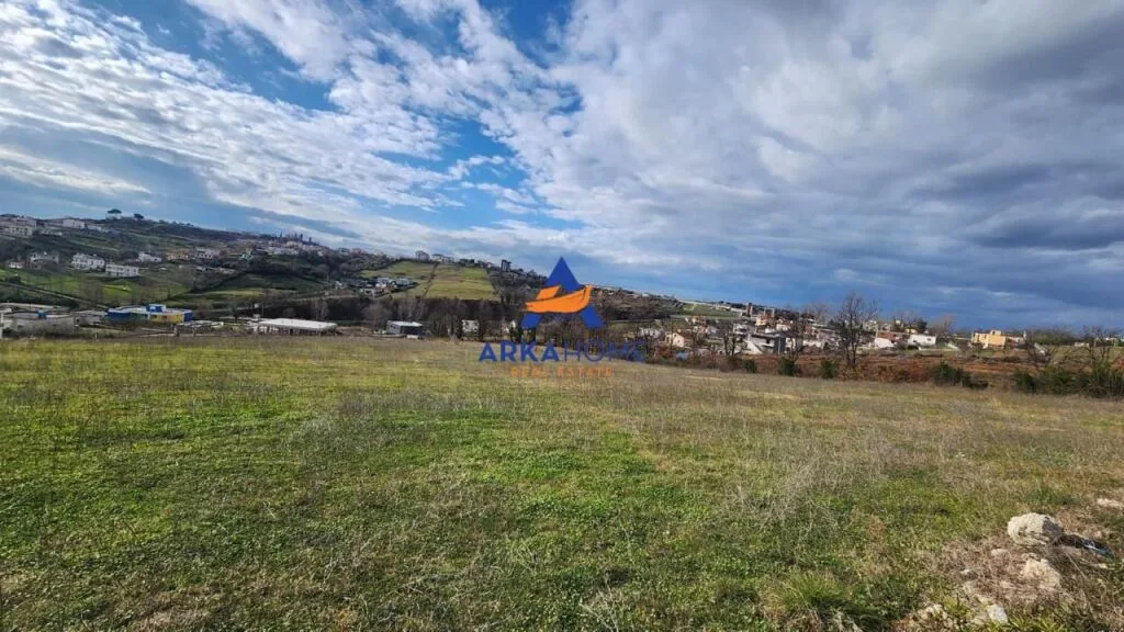 SHITET TOKE NE BABRRU 80000 M2 "BABRRU, KAMEZ" 760.000 EURO 3