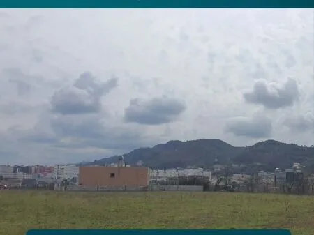 SHITET TOKE 2.000 M2 NE MARQINET, VORE 200.000 EURO 4