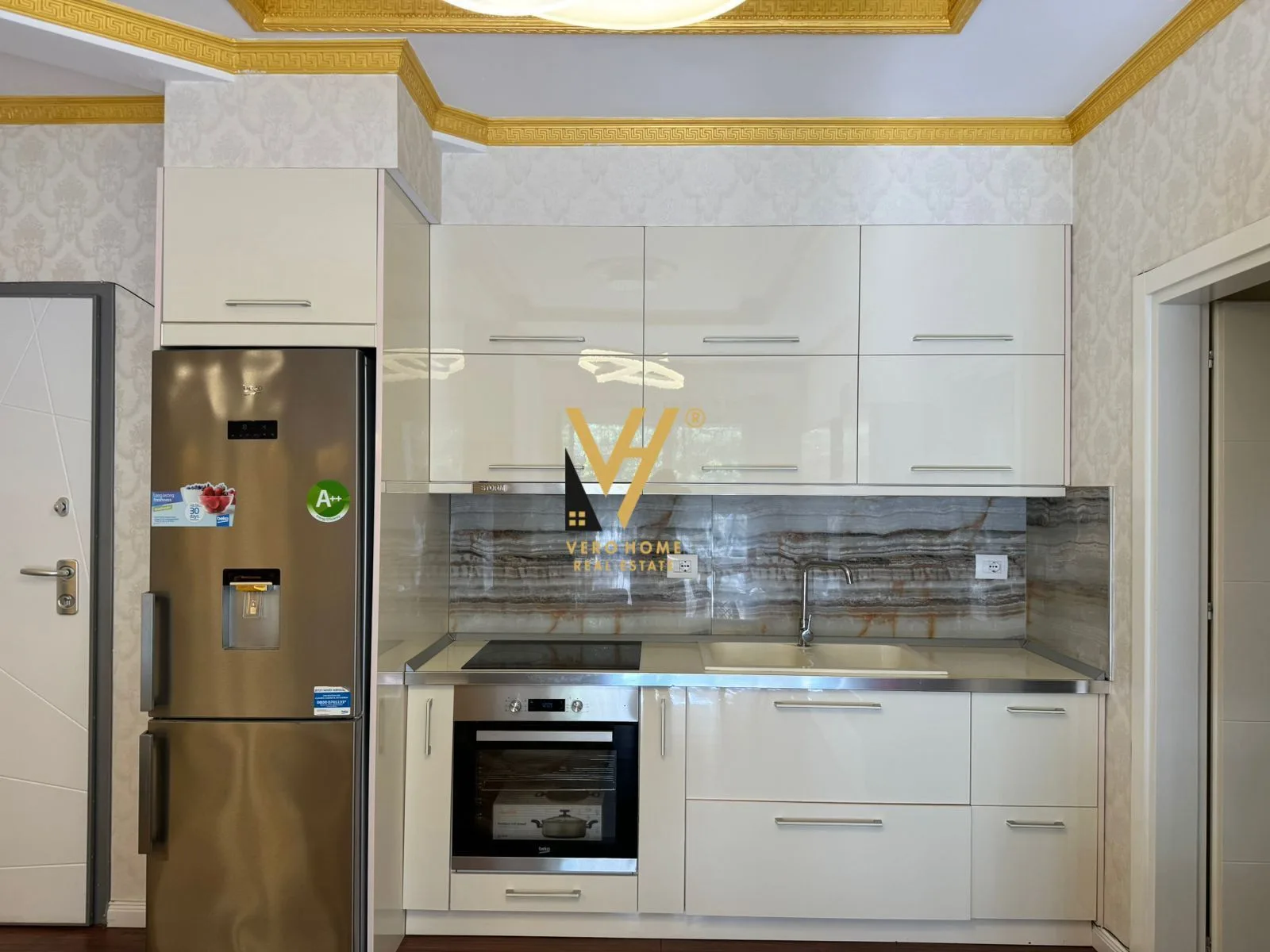 JEPET APARTAMENT 2+1+BLK ME QIRA TE LIQENI THATE 800 EURO 18