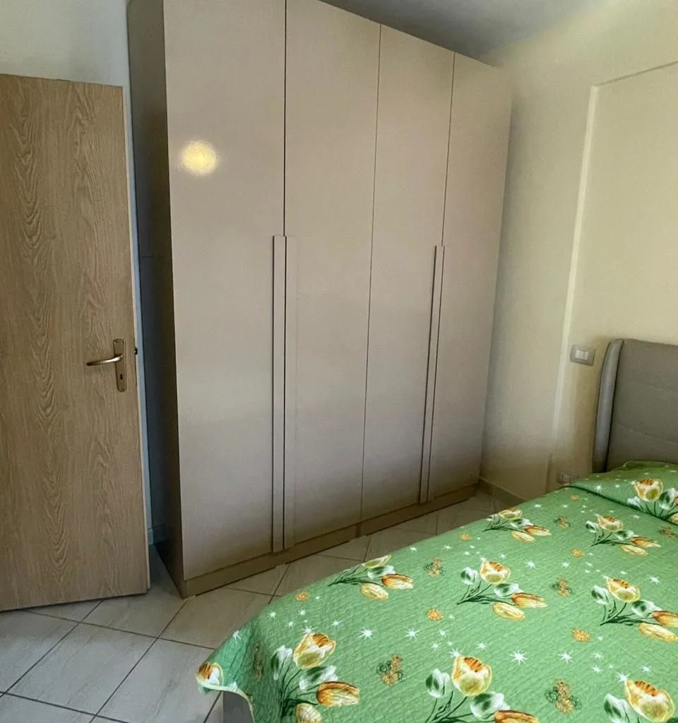 JEPET ME QERA GARSONIERE VOLLGA, DURRES 8