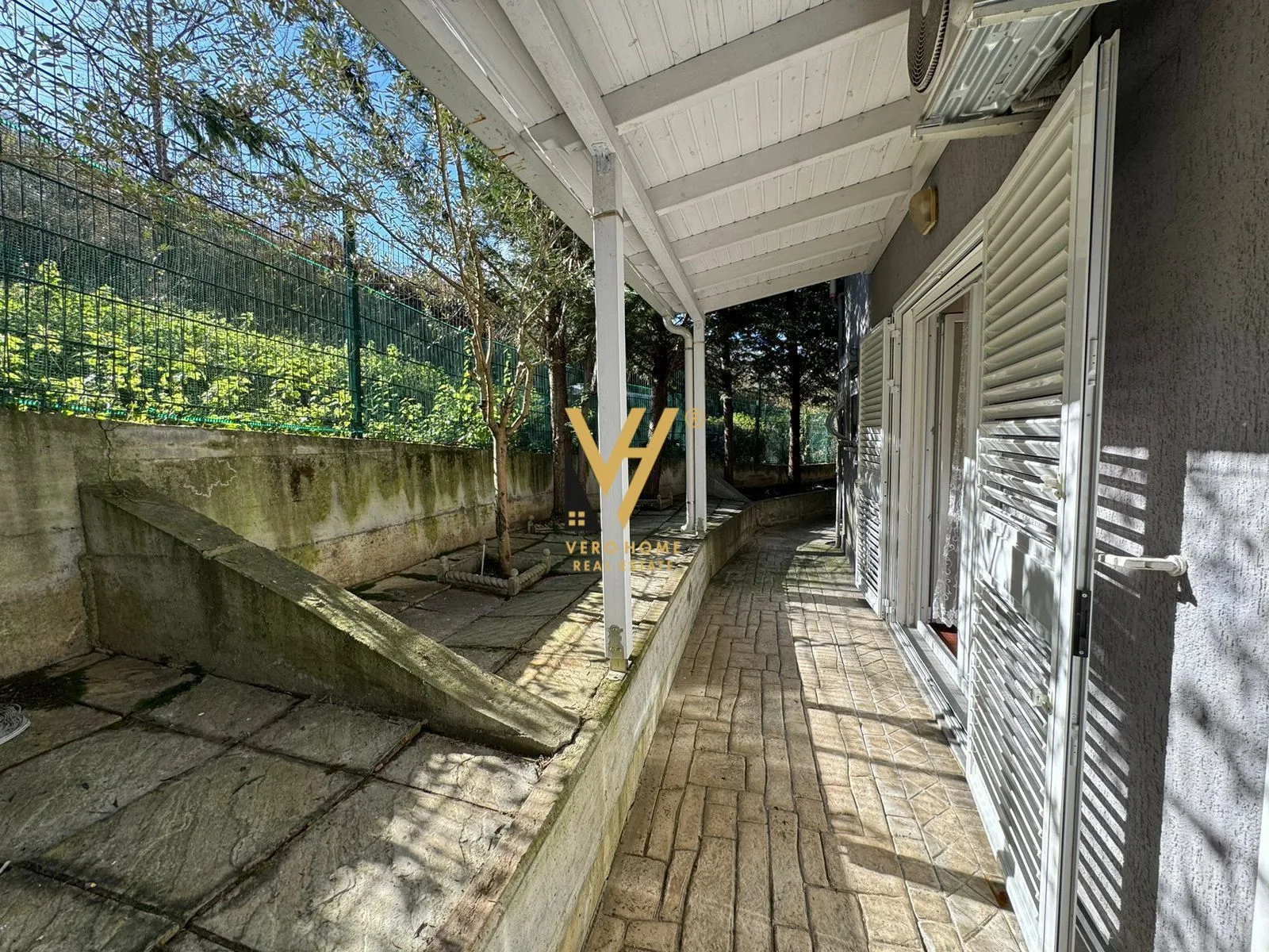 JEPET APARTAMENT 2+1+BLK ME QIRA TE LIQENI THATE 800 EURO 17