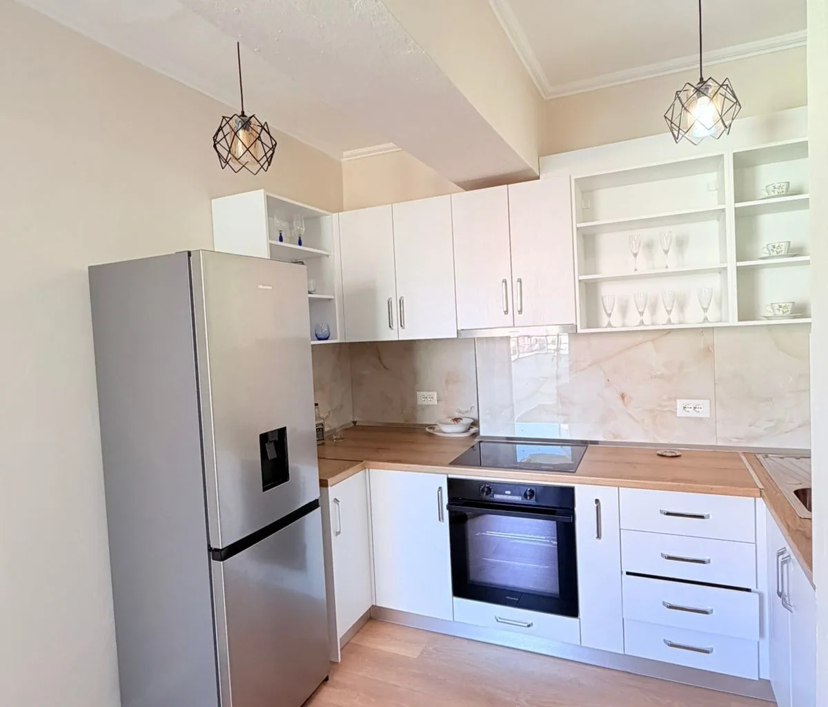 JEPET ME QERA APARTAMENT 2+1 PRANE MUZEUMIT, DURRES 7