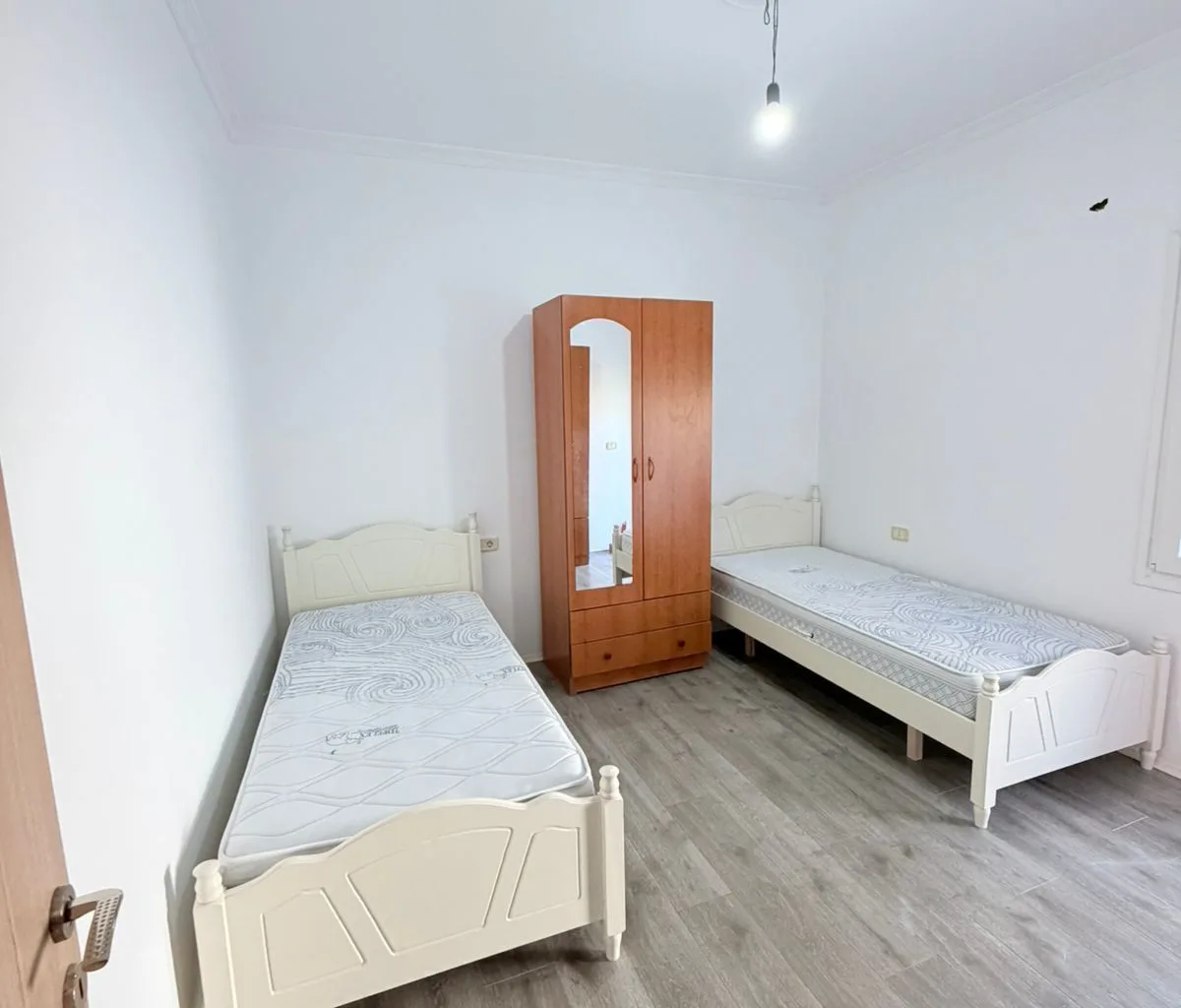 JEPET ME QERA KATI I DYTE I NJE VILE 3-KATESHE PRANE SPITALI 3