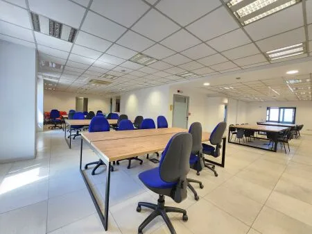 Ambient Zyre me qera (Ap 2+1) Rr Kavajes, prane Rr Bogdaneve, Tirane 13