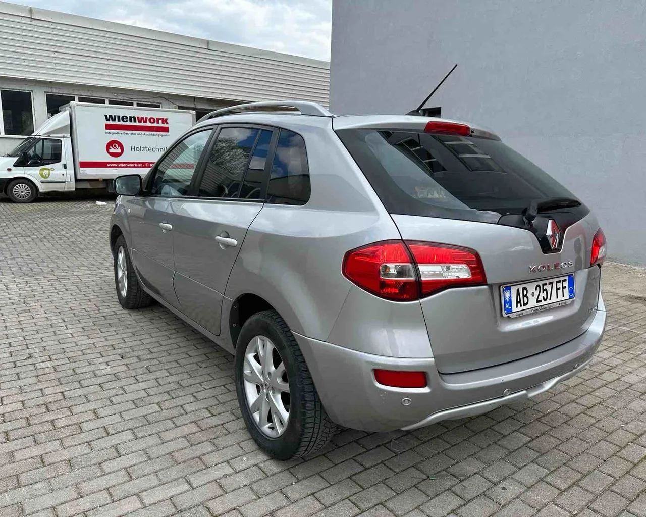 Shes Renault Koleos 2008 Nafte 2.0 manual 4x4 4