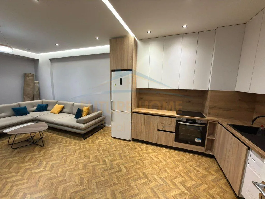 Qera, Apartament 1+1+Post Parkimi, Urban Gate 11