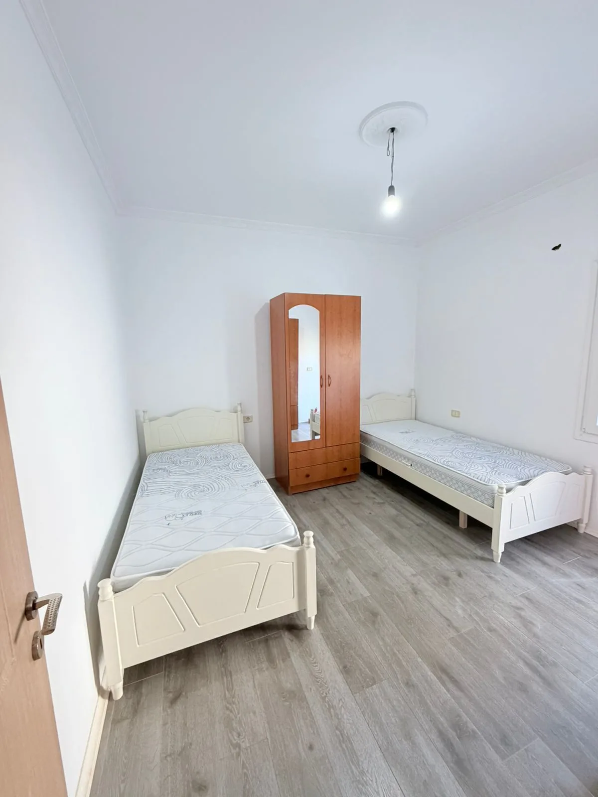 JEPET ME QERA KATI I DYTE I NJE VILE 3-KATESHE PRANE SPITALI 14