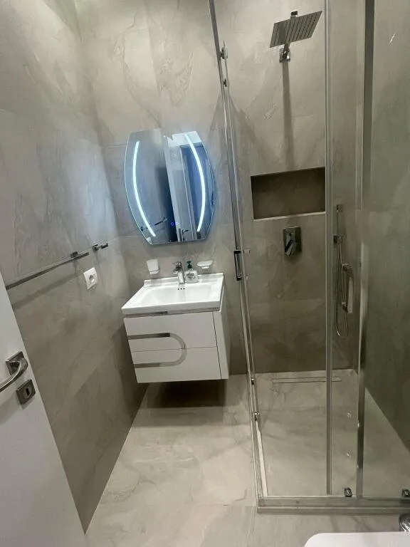 🏡 Shtepi ne shitje » Rruga e Barrikadave, Tirane 12