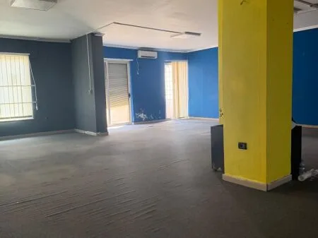 Ambient Zyre me qera (Ap 2+1) Rr Kavajes, prane Rr Bogdaneve, Tirane 11