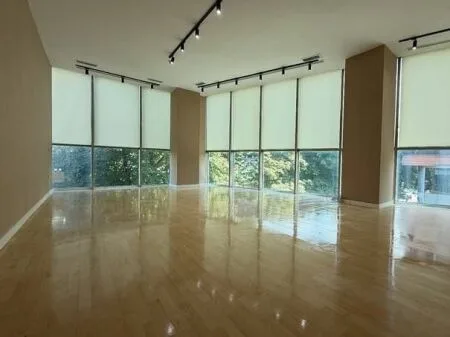 AMBIENT ME QIRA PER ZYRA - ISH BLLOK, TIRANE 3