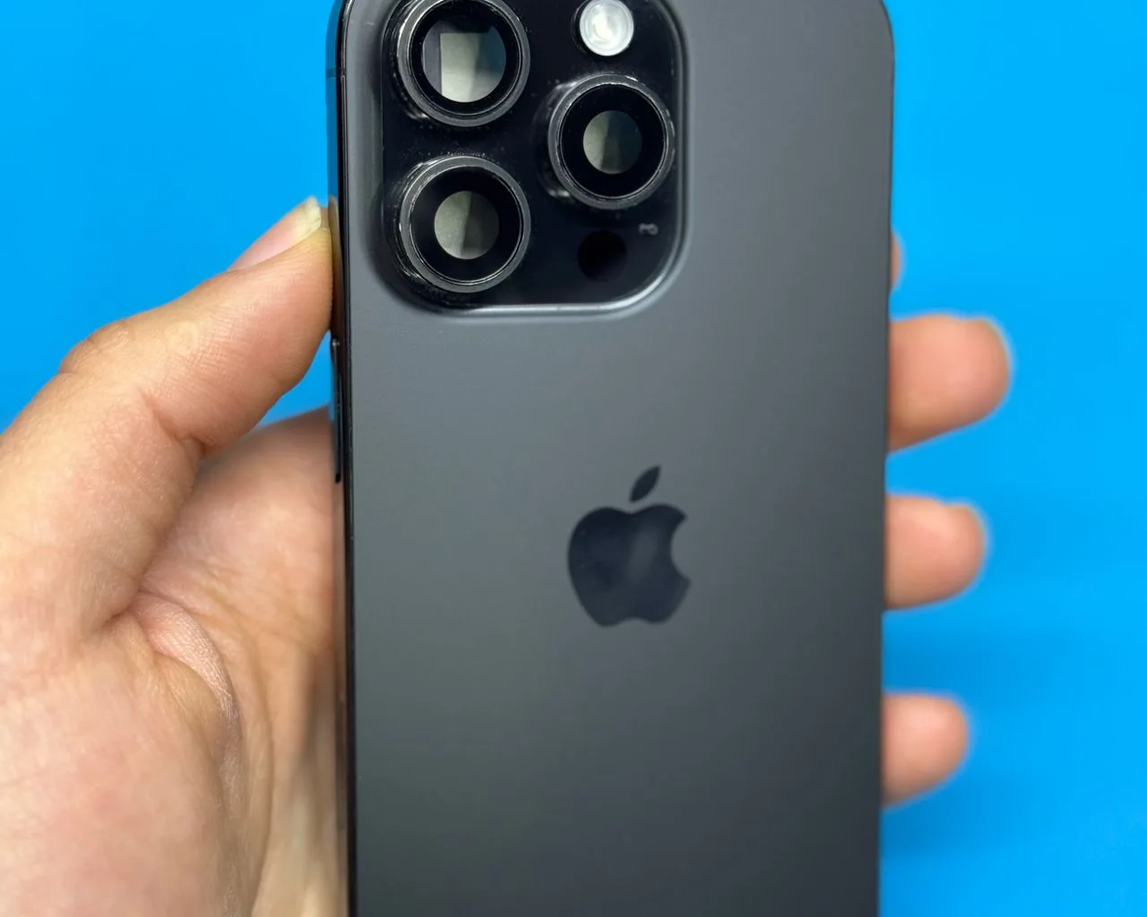 SHASI / KASE IPHONE 16 PRO CE PER PJESE