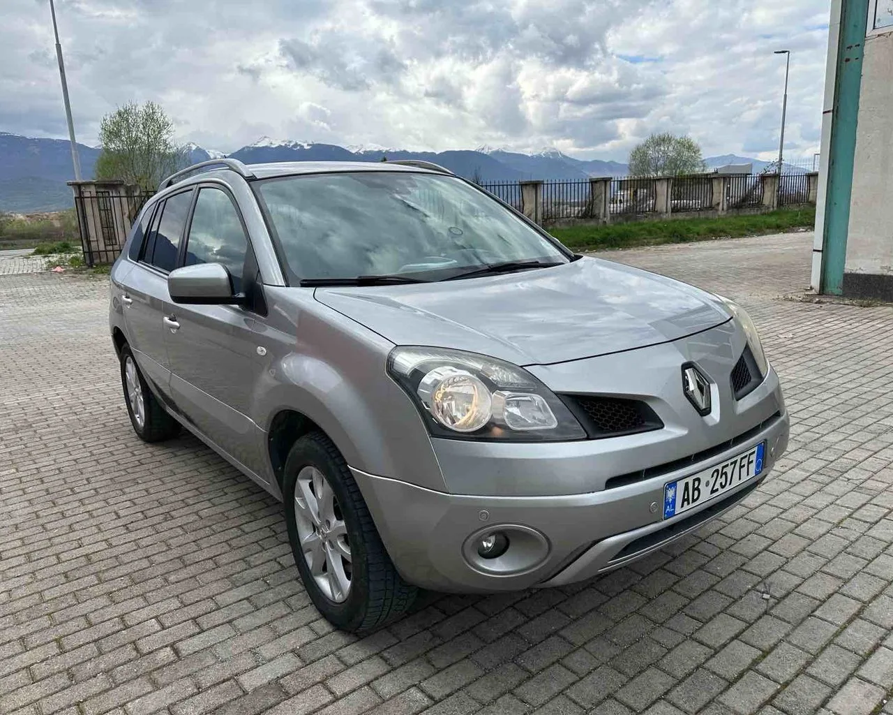 Shes Renault Koleos 2008 Nafte 2.0 manual 4x4 2