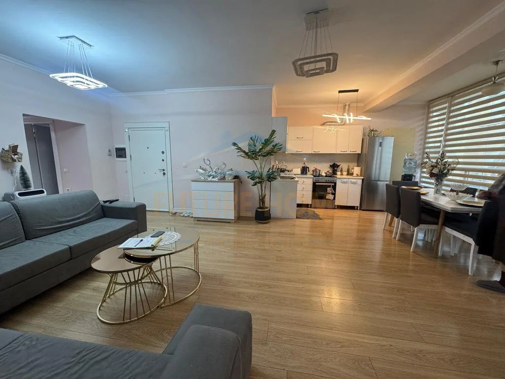 , Shitet, Apartament 3+1+2, Kodra e Diellit