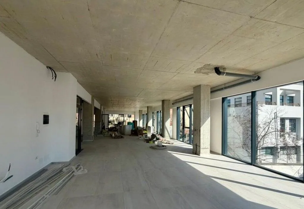 AMBIENT 250 METRA OPEN SPACE BUZE RRUGES BARRIKADAVE PER QIRA 3