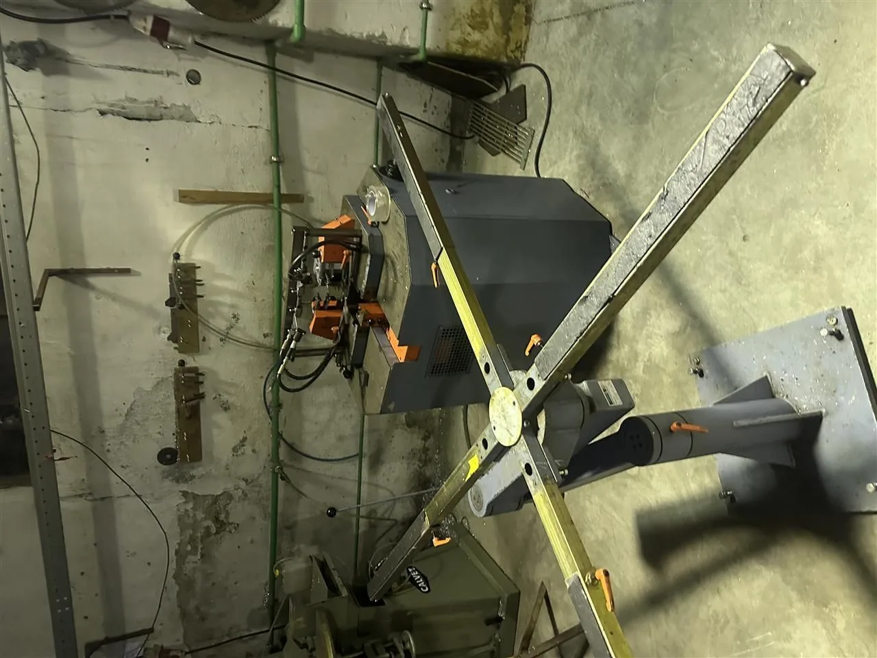 Vegla per dyer dhe dritare alumini 4