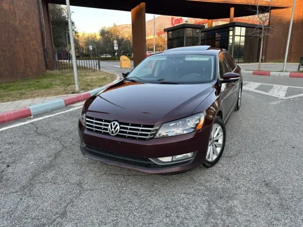 Tirane, shes makine Volkswagen PASSAT PREMIUM LINE 2.0 DIESEL Nafte, vishnje automatik Klima