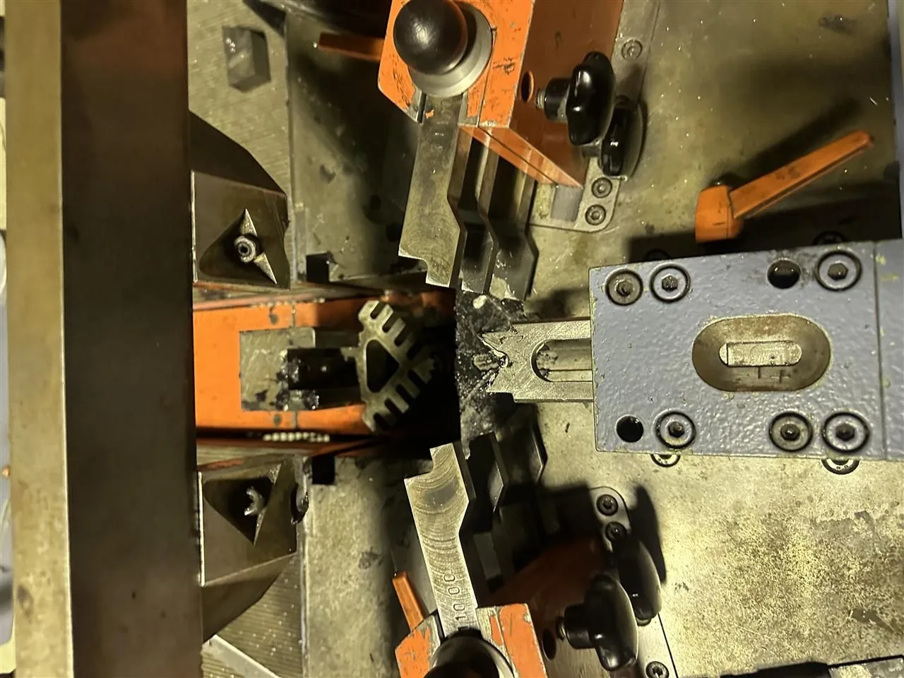 Vegla per dyer dhe dritare alumini 5