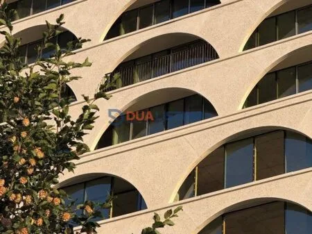 SHITET GODINE BIZNESI 4 KATESHE NE QENDER 1.900.000 EURO 4