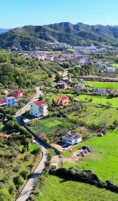 SHITET TOKE 2.000 M2 NE MARQINET, VORE 200.000 EURO 2