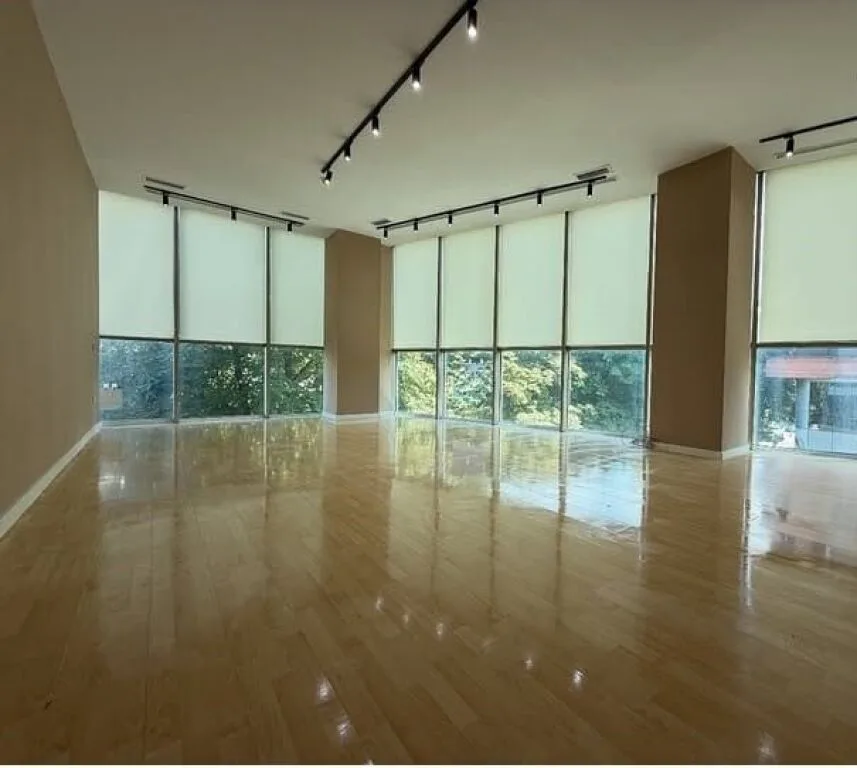 Jepet zyrë me qira pranë Drejtorisë së Policisë, Rruga Sami Frashëri 2