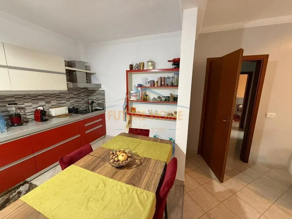 Shitet, Apartament 2+1+2+Depo,21 Dhjetori, Tiranë 19