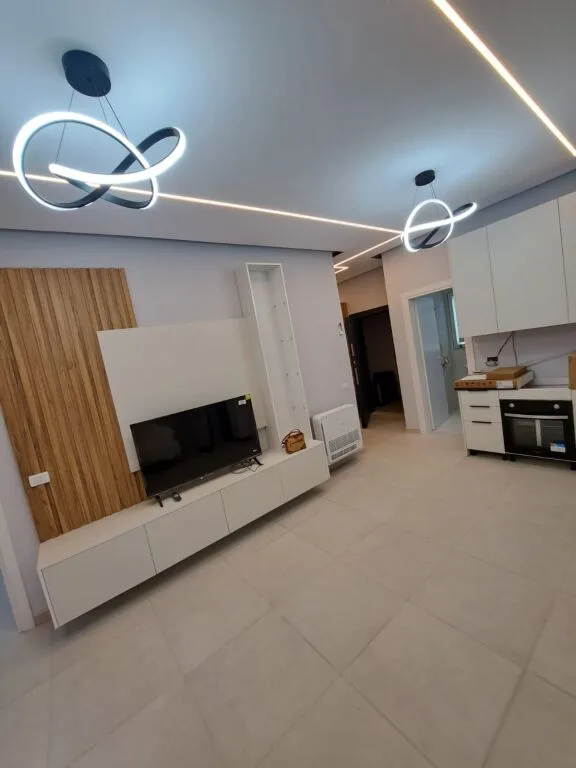 🏡 Shtepi me qera » Rruga 5 Maji, Tirane 2