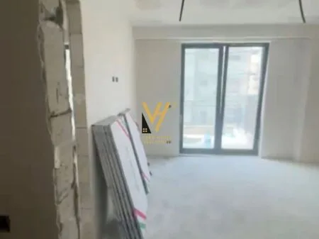 JEPET ZYRE 100 M2 ME QIRA TE RRUGA E BOGDANEVE 70.000 LEKE 9