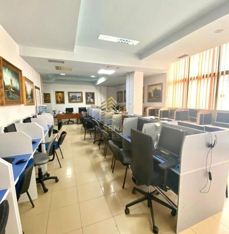 Shitet Ambient Biznesi Njesi 217m² • 3000 Euro/m², Rruga e Elbasanit, 651,000 Euro 2
