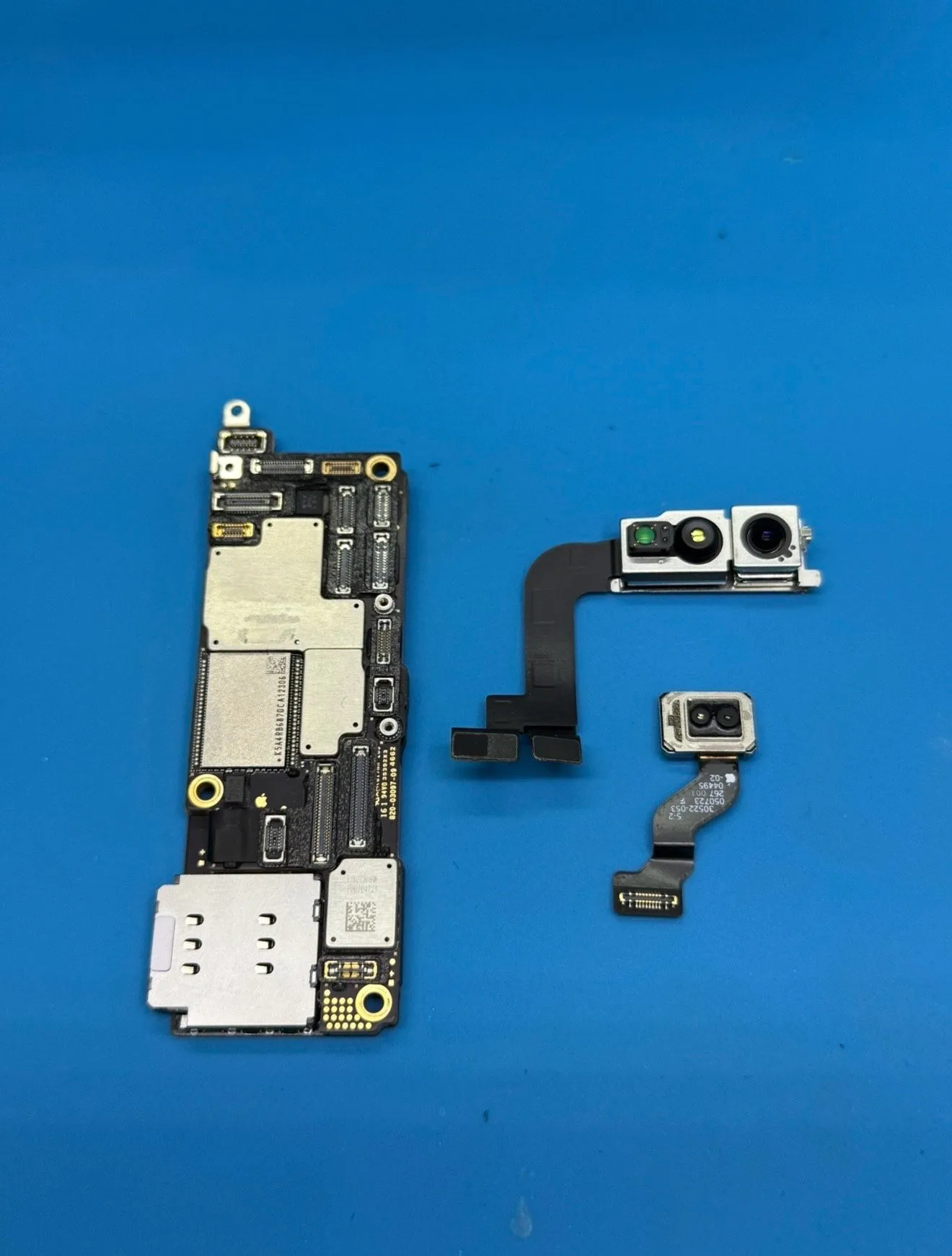 Qark iPhone 15 Pro Max me face ID 4