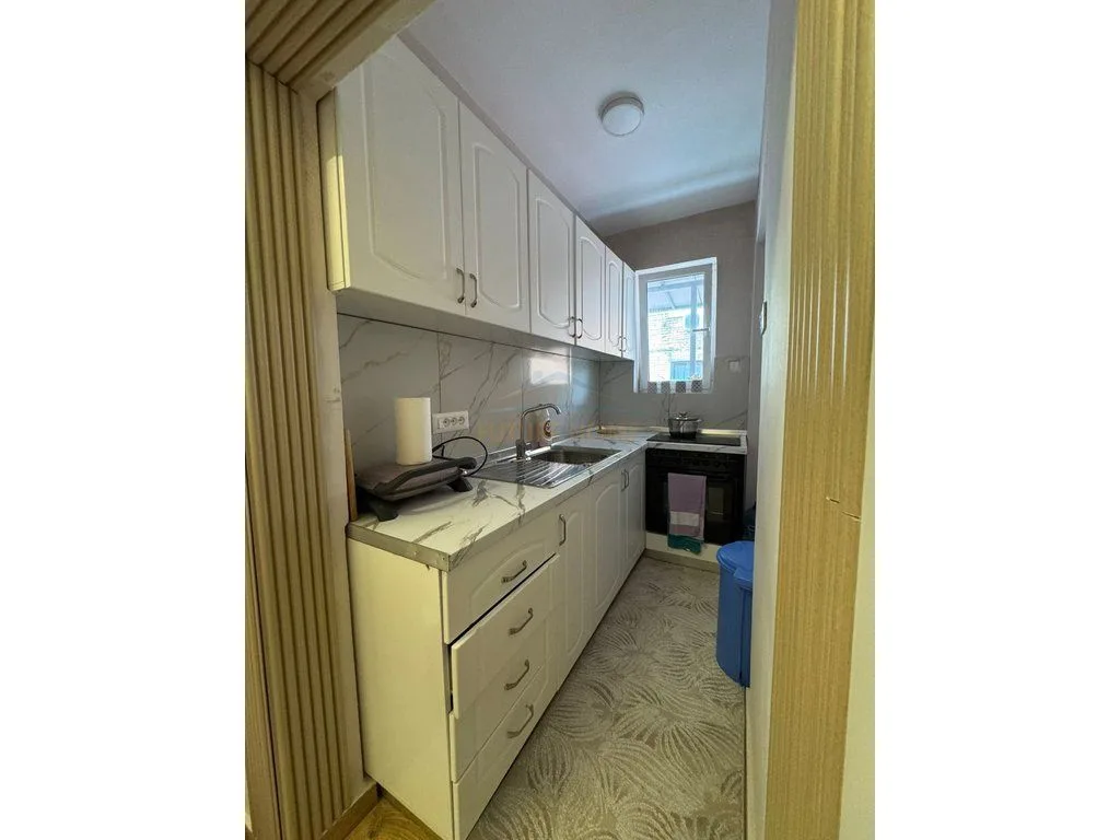 Shitet, Apartament 1+1+ Verande, Kinostudio, 9