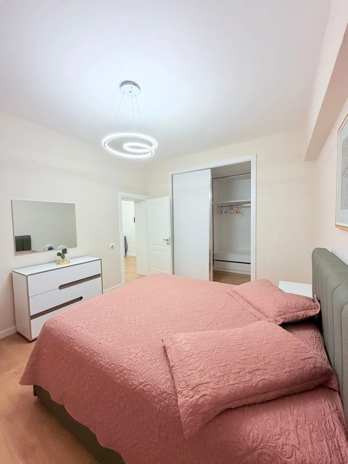 JEPET ME QERA APARTAMENT 2+1 PRANE MUZEUMIT, DURRES 17