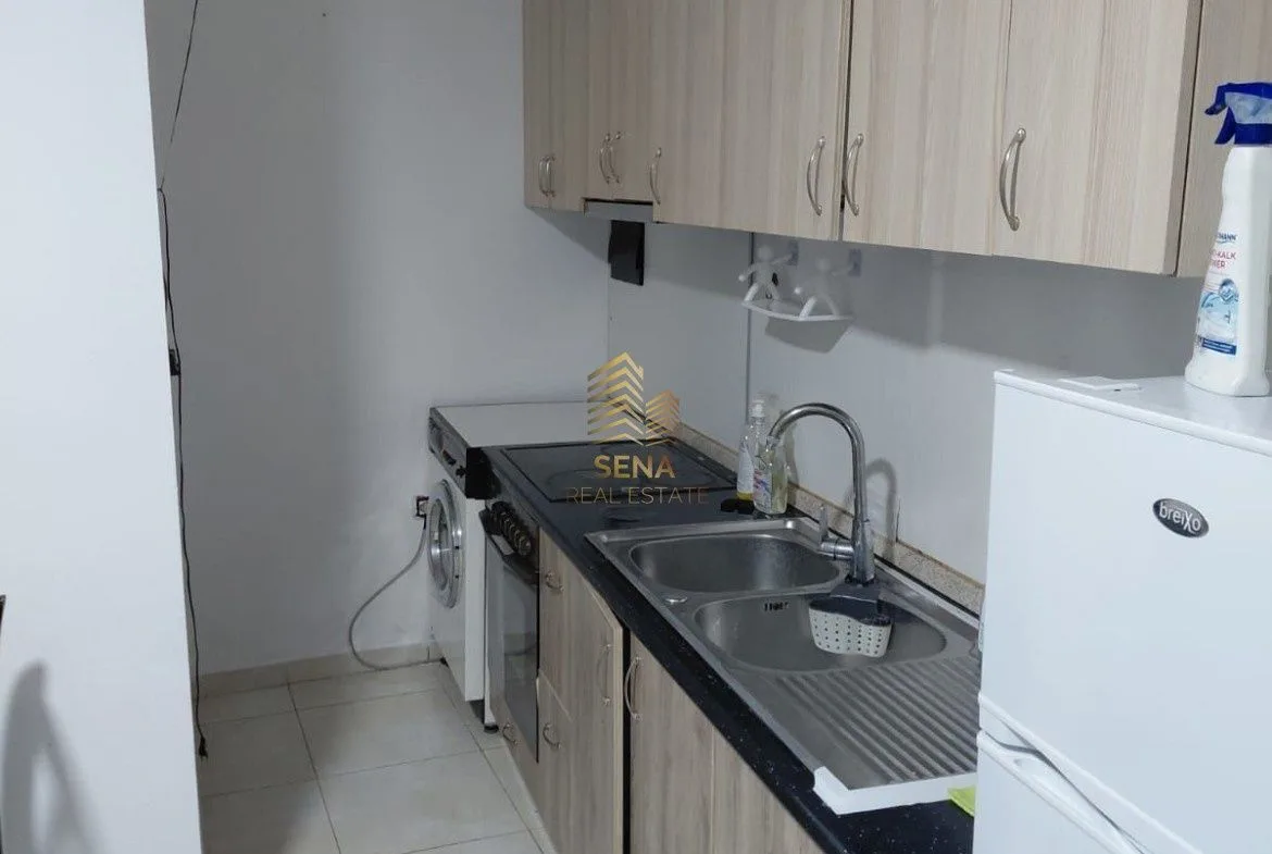 Qira, Hyrje private, 1+1 Shkozë, 25.000 Leke/muaj 2