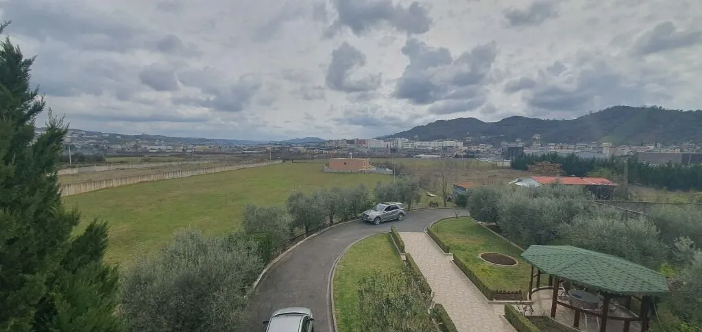 SHITET 10 000 M2 TOKE NE VORE, TIRANE-DURRES 5