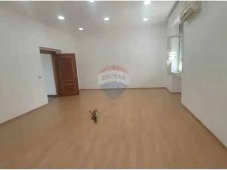 Zyrë Moderne në Bllok, Tiranë për Biznesin Tuaj. 6