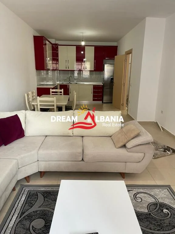 Apartament 3+1+2WC+2Garazhe ne Shitje ne Kinostudio 2