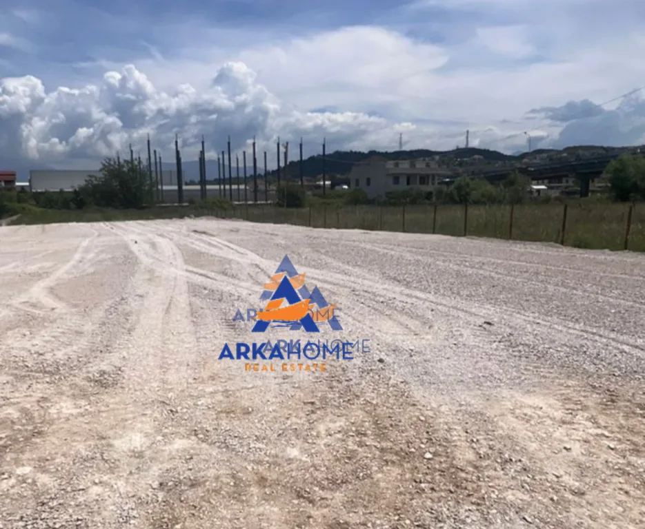 TOKË ME QERA 1500M2 "NË VORË". 2