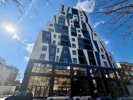 Ambjent Komercial për Qira – Buzë Rruge Kryesore, shumë pranë Qendrës së Tiranës- 250.5 m2 6