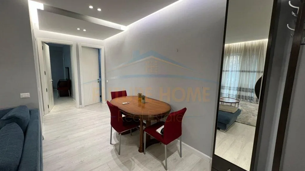 Shitet, Apartament 2+1+2+Post Parkimi, Rruga e Barrikadave, Tiranë 4