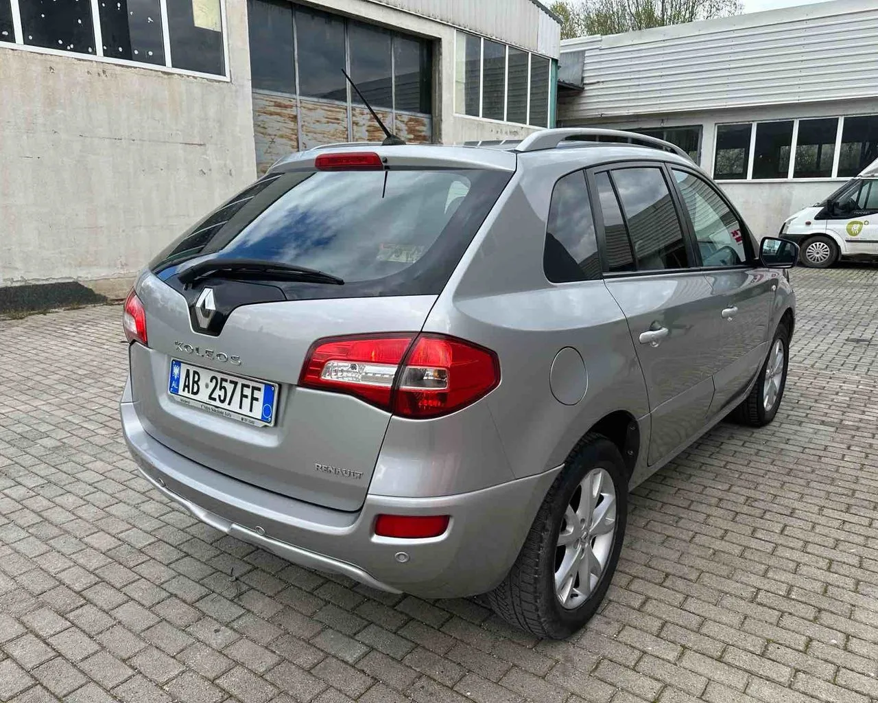 Shes Renault Koleos 2008 Nafte 2.0 manual 4x4 3