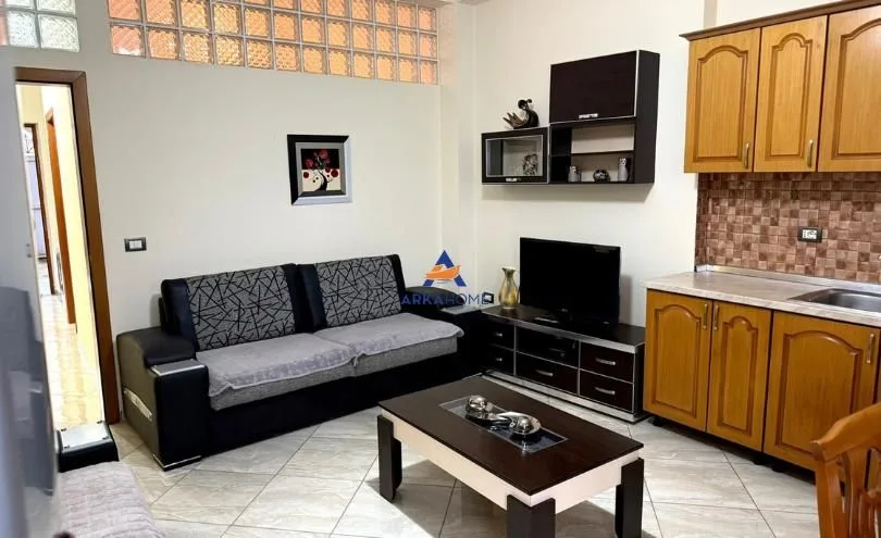 JEPET ME QERA KATI I PARE I NJE VILE 2 KATSHE 45M2 "RRUGA NJ 9