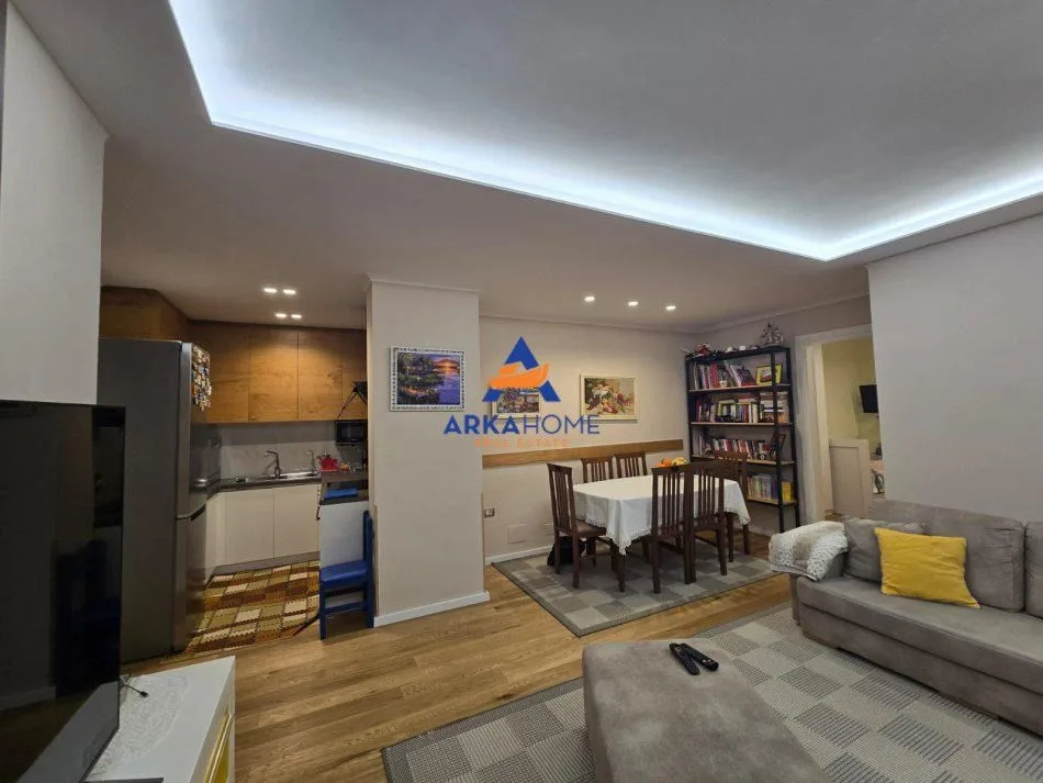 JEPET APARTAMENT ME QERA 3+1+BALLKON "PAZARI I RI" 800 EURO 12