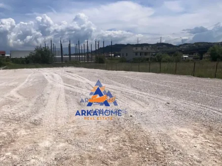TOKË ME QERA 1500M2 "NË VORË".