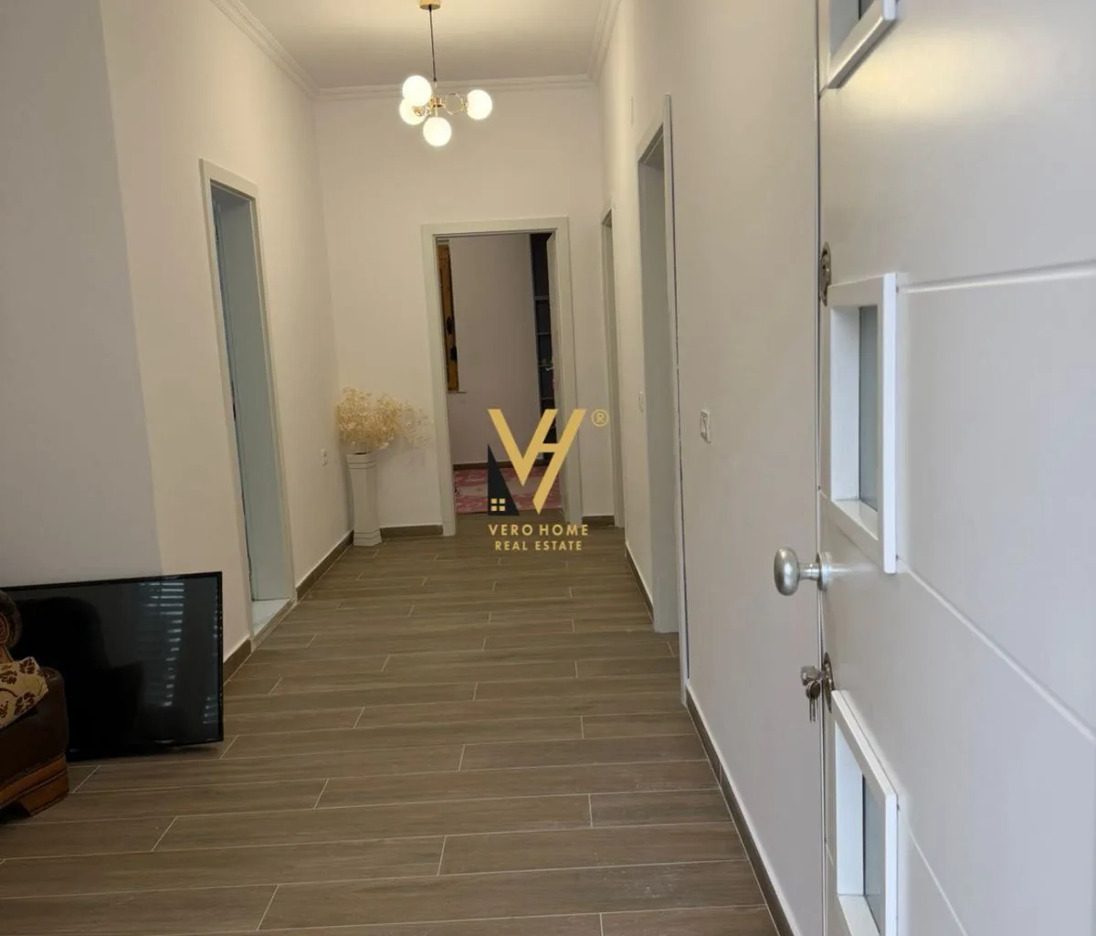 JEPET HYRJE 2+1 ME QIRA TE SIRI KODRA 600 EURO 6